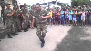 Армянские солдаты танцуют Арцвапар, Armenian soldiers