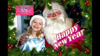 Почему Егор превратился в Santa Claus подарки на Новый год видео для детей-SST