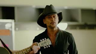 Backstage at Soul2Soul: Tim McGraw and Eric Paslay cover George Strait "Unwound"