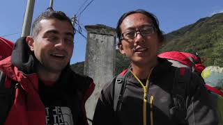《跟我去旅行 —不带一分钱》7.《踏破铁鞋》 谷岳与意大利旅伴 川北玩雪 Go Sledding in Northern Sichuan