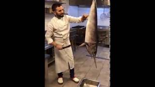 Kılıç balığı parçalayıp pişiriyorum, iyi seyirler ? ?? faruk gezen chef