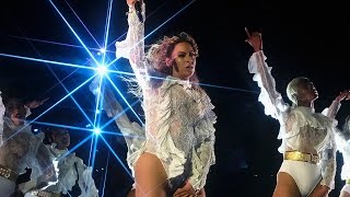Beyonce's Bodysuit Rips In The Middle Of Her Show But She Handled It Like A Boss