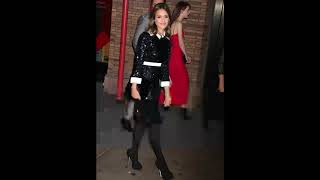 Jessica Alba`s Legs and Feet in Tights 5