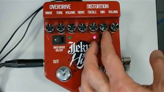 18 Overdrive & distortion pedals (Boss, MXR, Vox, Blackstar....)