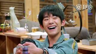 【TFBOYS - 易烊千玺】易烊千玺要離開客棧了 大家滿滿的不捨 王珂讚千玺懂事【20171021期《親愛的客棧》】