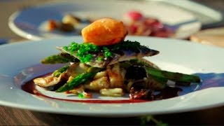 La receta: Capuchina con lomos de sardina, crujiente de yema y reducción de vino
