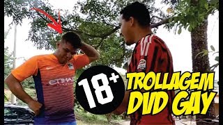 ENCONTRAMOS UM DVD GAY NA MOCHILA DO CASTOR (TROLLAGEM)