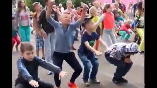 "Утренняя зарядка" - это целое шоу. 2 смена 2016 год, ДОЛ "Волна". vk.com/unostmk