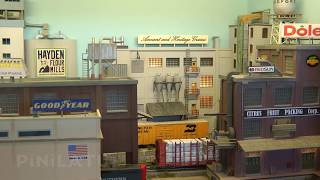Trains miniatures sur un réseau ferroviaire américain à l’échelle H0