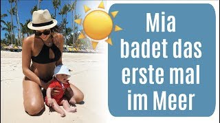Mia badet das erste mal im Meer