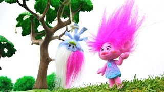 Игрушечные Супер Истории - Мультик из игрушек - Тролли Розочка и Алмазик ищут Цветана