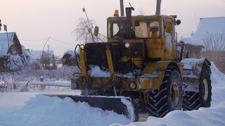 Tractors K-700A and T-150K cleaning roads /// Тракторы К-700А и Т-150К чистка дорог