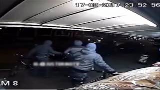 London Gang Catch Another Gang Member And Stab Him!