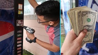 Bought An Abandoned Vending Machine FULL OF MONEY!!