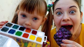 Настя играет в челлендж съедобное как шоколад и настоящее