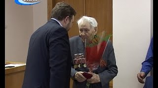 ГУБЕРНАТОР ВРУЧИЛ ВЕТЕРАНАМ ЮБИЛЕЙНЫЕ МЕДАЛИ