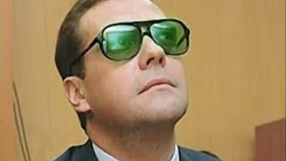 Вор в законе предлагает Медведеву пойти в побег. Прикол про Медведева