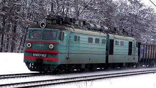 ВЛ80К-182 с грузовым поездом