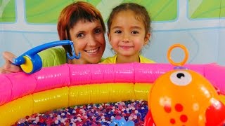 Играем с Орбиз: рыбачим с игрушками!