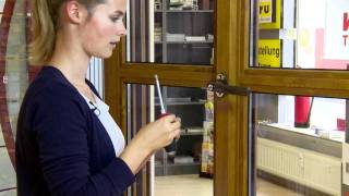 KÜHN Sicherheit - Swantje erklärt "Fenstergriff tauschen"