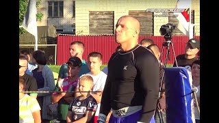 ВЕТЕРАН БОКСА против ВОЕННОГО, Крутой Бой !!!