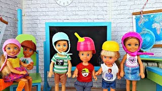 УРОК В НОВОМ КЛАССЕ - Минута позора! Школьные истории Куклы Барби! Видео для девочек Игры в куклы