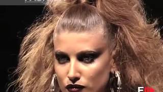 "Versace" Fashion Show Pret a Porter Men Spring Summer 2003 2 of 3