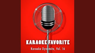 I Saw Mommy Kissing Santa Claus (Karaoke Version) (Originally Performed by Christmas)