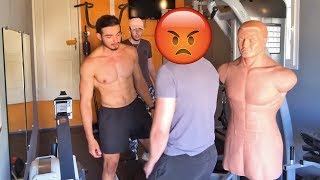 PIEGER un FAUX COACH dans une SALLE DE MUSCU (Ft. Solid Mike)