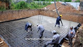 Заливка монолитной плиты фундамента частного дома в Московской области