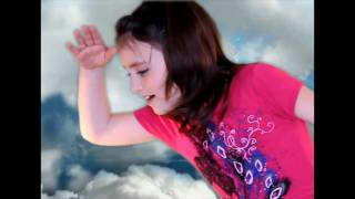 "שרה לעולם" - Danelle Rubinstein