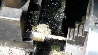 Фрезеруем гайку на токарном станке ТВ-4 с помощью копира / Making nut on the lathe using the copier