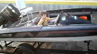 Nitro bass boat trailer loading