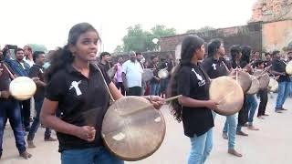 Nimirvu Kalaiyagam   தஞ்சாவூர் பெரிய கோவிலில் பறை வாசித்தமாணவர்கள்
