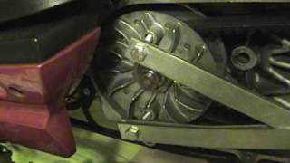 Changing the CVT belt and roller replacement on a SYM HD200 Part One