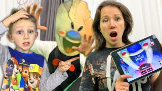 МОРОЖЕНЩИК ВЛЮБИЛСЯ в МАМУ Зачем он ПРИШЕЛ в наш ДОМ ICE SCREAM в реальной жизни