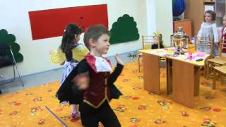 Постановка сказки "Муха-цокотуха". Арт-студия (дети 4-5 лет)_ч2_
