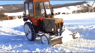 ТурбоТрактор Т-25 чистит снег зима 2020-г вездеход по бездорожью / НЕ НА ТОГО НАРВАЛИСЬ