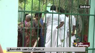 Disbursement of money to voters in R.K. Nagar constituency caught on camera