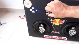 caixa com som  automotivo