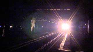 寝台特急あけぼの　深夜の東光寺駅　定刻すれ違い Part.1