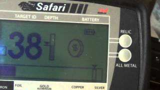 Minelab Safari: ID readings various silver and a gold target and a nickel
