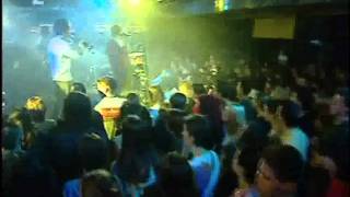 Chinaski - Mám tě rád (Na plný pecky - Lucerna Music Bar 2002)