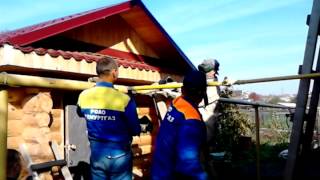 Врезка в газопровод без отключения газа . Inset in the pipeline without turning off the gas .