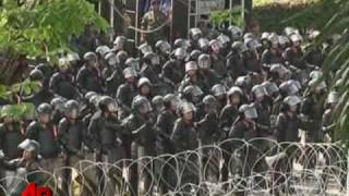 Thailand's Red Shirts Vow to Topple Government