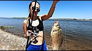 ОН УТАЩИЛ УДОЧКУ!!! Таня жжет. Ловля карася и карпа в Астрахани 2019.