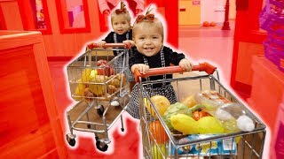 ONE YEAR OLD BABY SHOPPERS **IMAGINATION OVERLOAD**