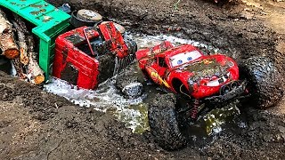 Cars Monster Truck Racers Play Car toy videos for kids - Играем в тачки