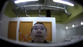 Классный прикол над мужиками в туалете