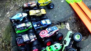 Монстр Траки ЛЕТАЮТ на ТРЕКЕ в Лесу и Грязи! Monster Truck HOT WHEELS!